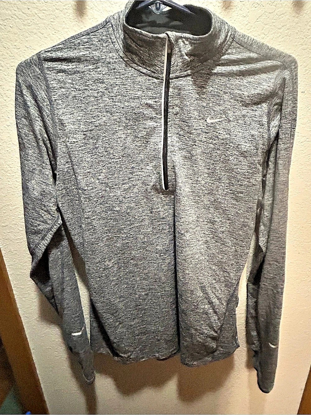 Nike Dri-FIT Women’s Quarter-Zip Pullover Gray Medium